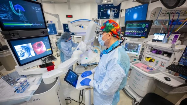 Robotic Bronchoscopy Specialist Glendale: What Patients Should&nbsp;Know